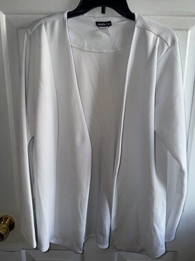 Heimish USA White Open Front Textured Blazzer